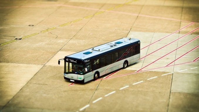 airport-1515442_960_720
