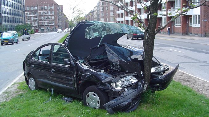 Car_crash_1