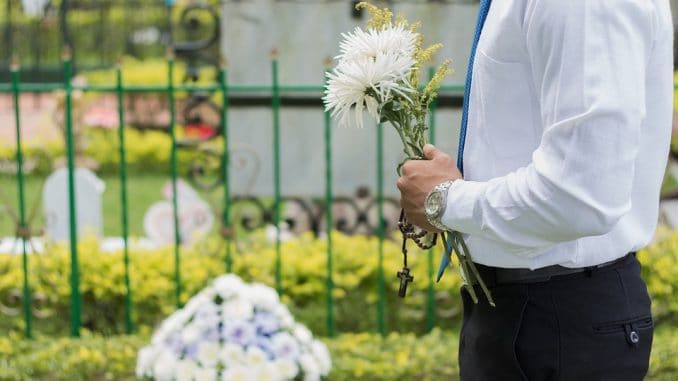 funeral-2511124_960_720
