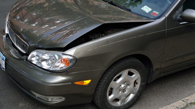 crashed-car-2727666_960_720