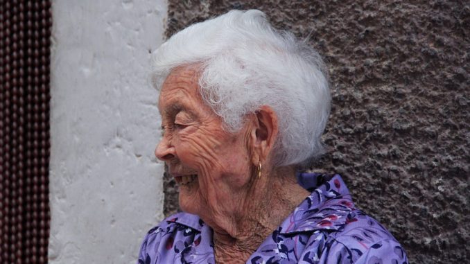 elderly-woman-228955_960_720