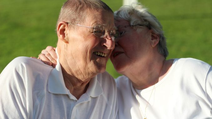 grandparents-3604134_960_720