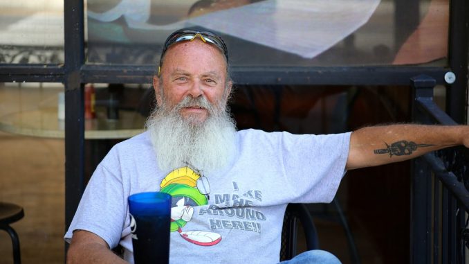 man-438090_960_720