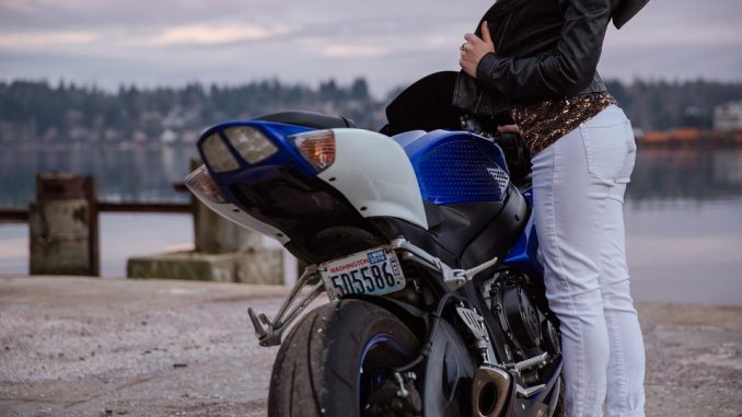 motorcycle-1149433_960_720