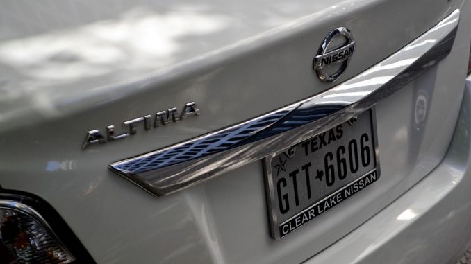 nissan-altima-2866605_960_720