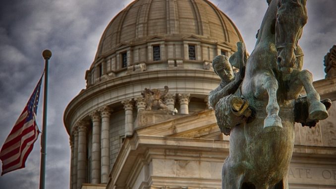 capital-1907537_960_720