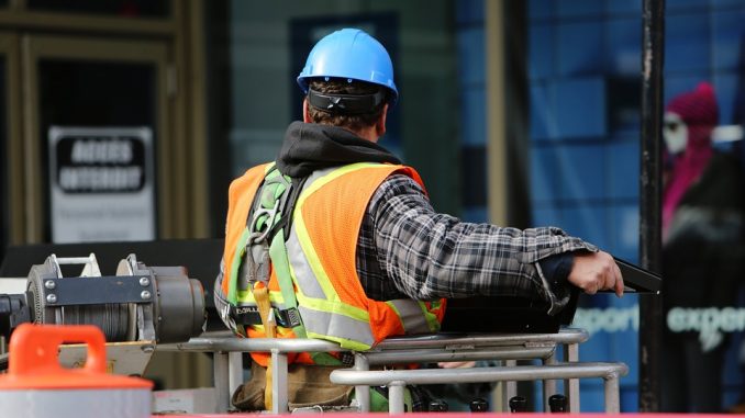 construction-worker-569126_960_720