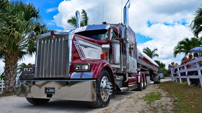 semi-truck-3248678_960_720